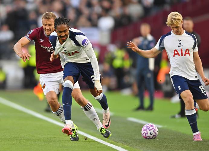 约基奇生涯3次100%命中率砍25+，历史上仅张伯伦更多（约基奇三度以100%命中率拿下25+，历史仅次张伯伦）