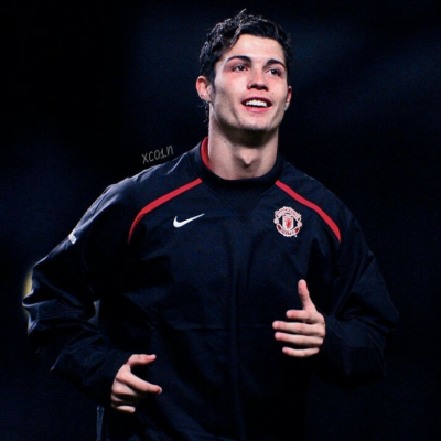 罗马诺：曼联已接触内维斯经纪人 皇马不热衷于冬窗操作（罗马诺：曼联已与内维斯经纪团队接触，皇马对冬窗引援兴趣不大）