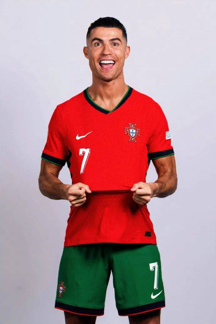 科莫vs卡利亚里：莫拉塔、尼科-帕斯首发，米纳、塞巴斯蒂亚诺-埃斯波西托出战（科莫对阵卡利亚里：莫拉塔、尼科-帕斯先发，米纳、塞巴斯蒂亚诺-埃斯波西托登场）