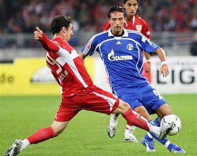 弗罗因德：对诺伊尔的未来我们并不着急；拜仁确实联系过安东尼（弗罗因德：不急于敲定诺伊尔未来；拜仁确与安东尼有过接触）