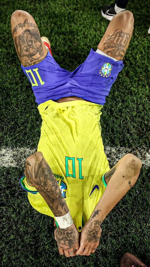 剩者为王！记者晒本赛季可能无缘评奖阵容：詹库东字文班在列（出勤为王！记者盘点本季或无评奖资格阵容：詹库东字文班皆上榜）