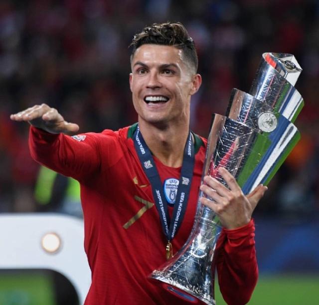 意天空：劳塔罗已回国米参加合练，预计和图拉姆首发出战德比（意天空：劳塔罗回归国米合练，预计与图拉姆搭档首发战德比）