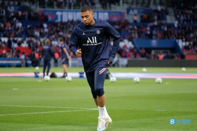 名宿：在我看来莱奥是边锋不是前锋；他配得上米兰10号球衣（米兰名宿：莱奥更适合当边锋而非前锋，配得上米兰10号球衣）