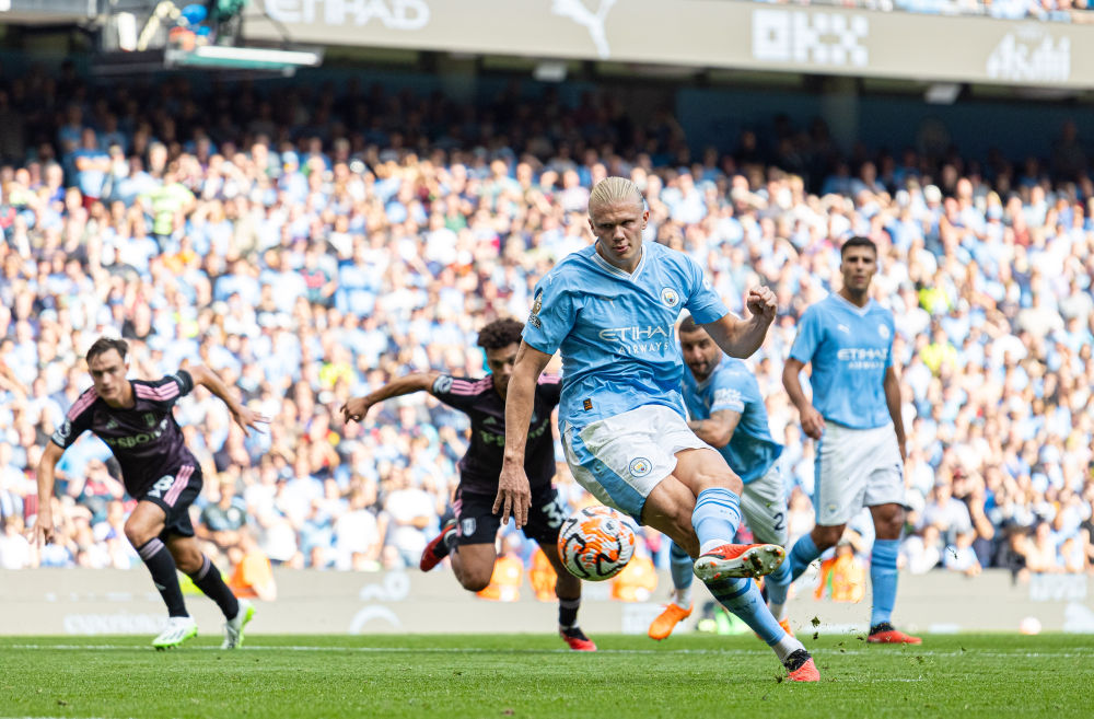 队友羡慕你留洋吗？王博豪：羡慕，我出去有房住（被问队友是否羡慕其留洋，王博豪：当然会，我出国有房可住）