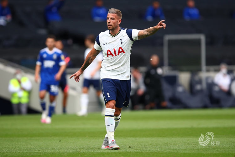 德天空：多特为阿德耶米提供720万欧年薪合同，但未满足要求（德天空：多特开出年薪720万欧合同，未达阿德耶米预期）