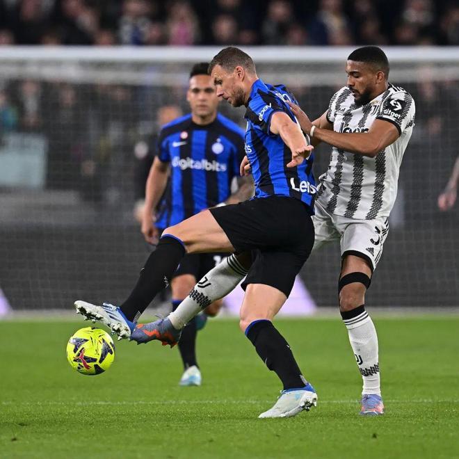 波黑3-1逆转十人罗马尼亚，哲科破门，巴伊拉克塔雷维奇建功（十人罗马尼亚遭波黑3-1翻盘，哲科、巴伊拉克塔雷维奇相继破门）